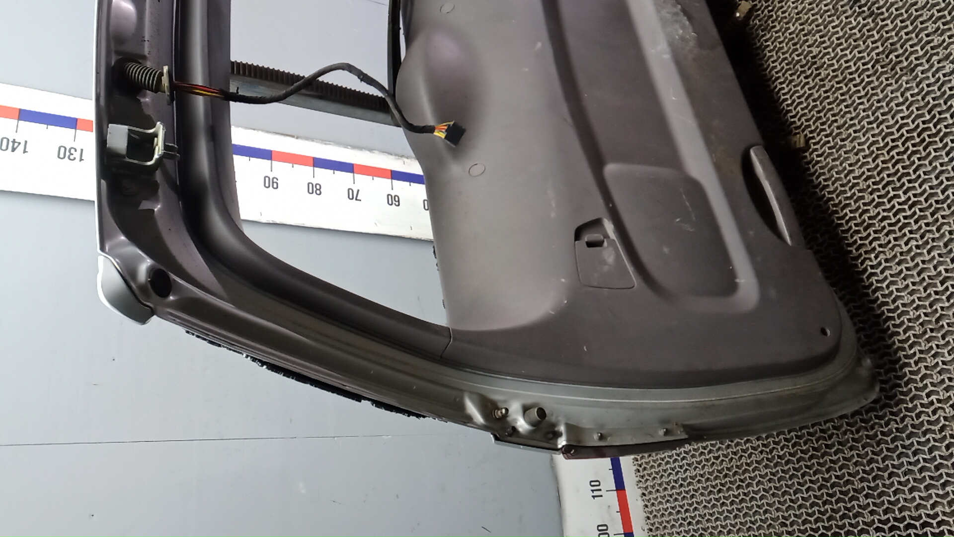 Дверь багажника