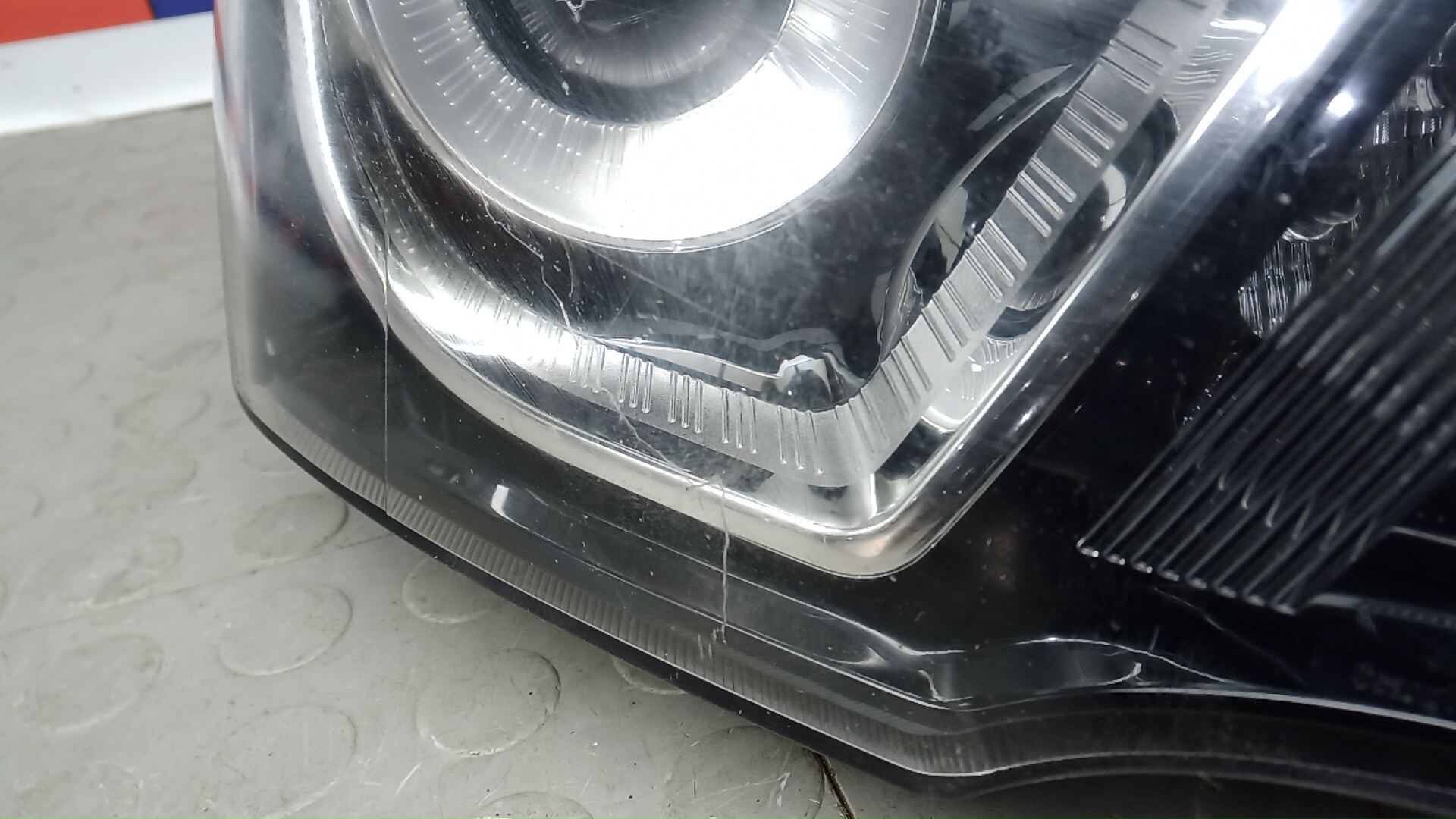 Фара правая