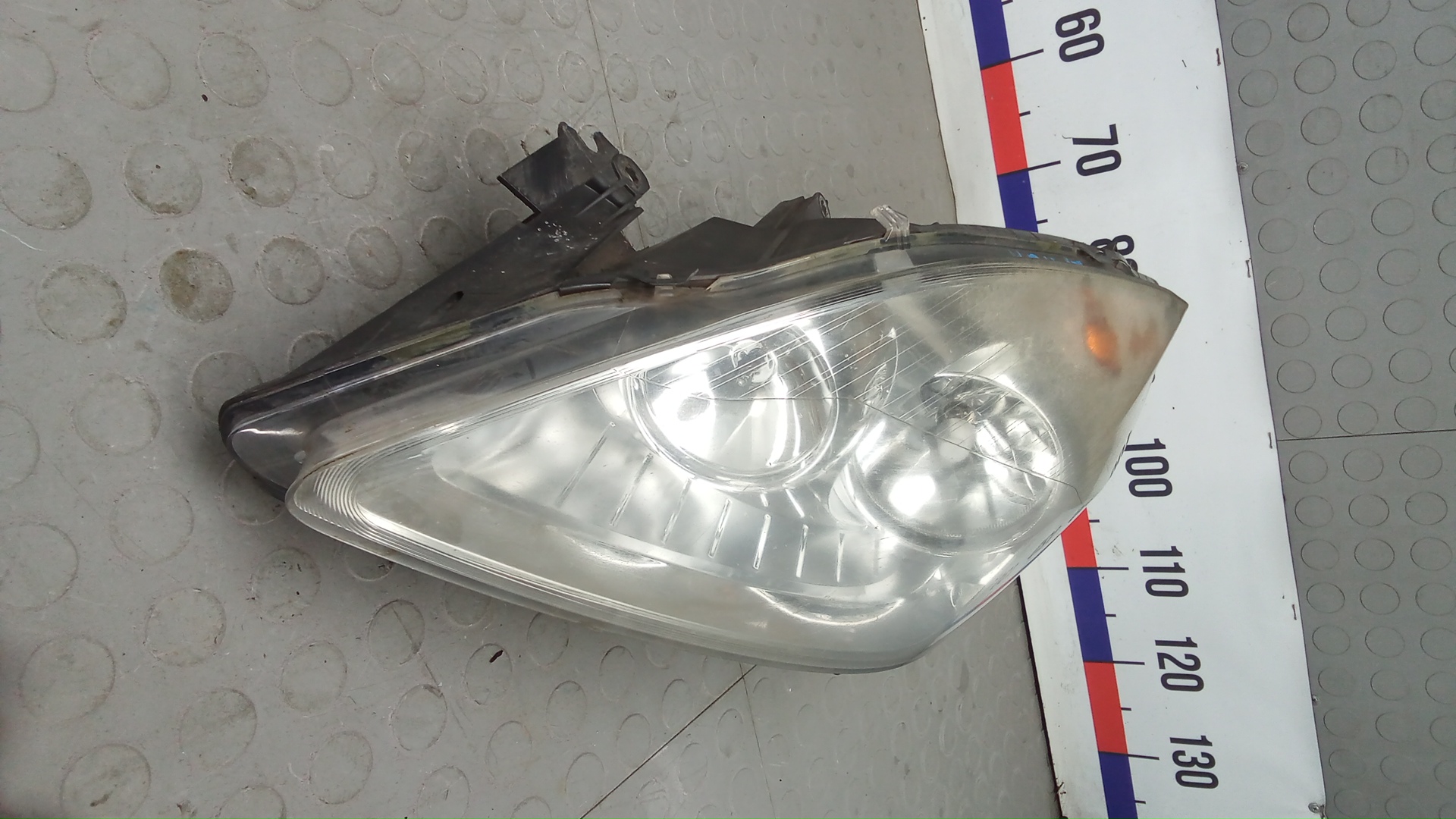 Фара левая
