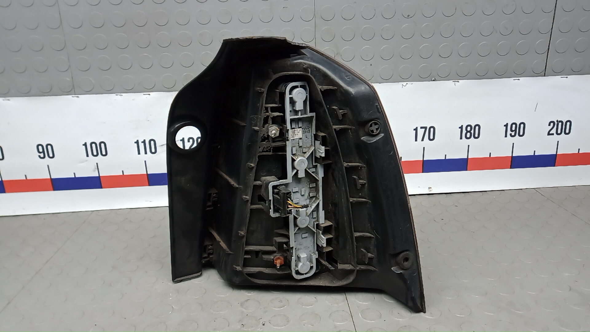 Фонарь задний левый