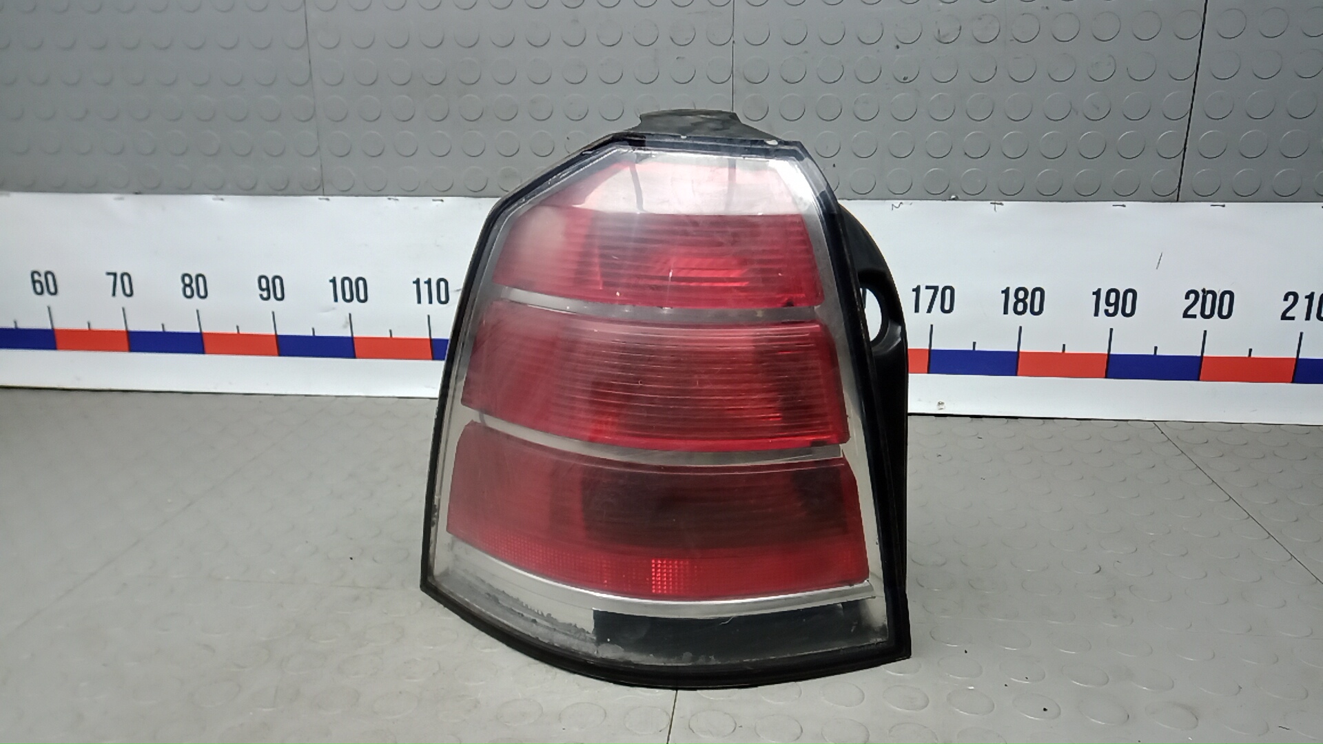 Фонарь задний левый