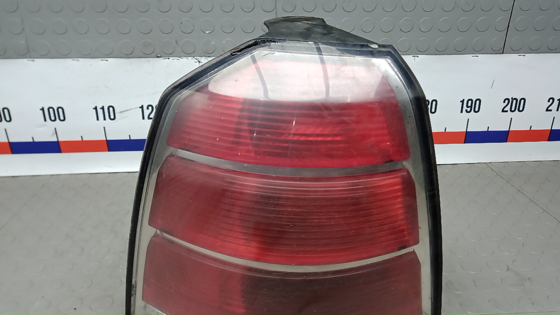 Фонарь задний левый