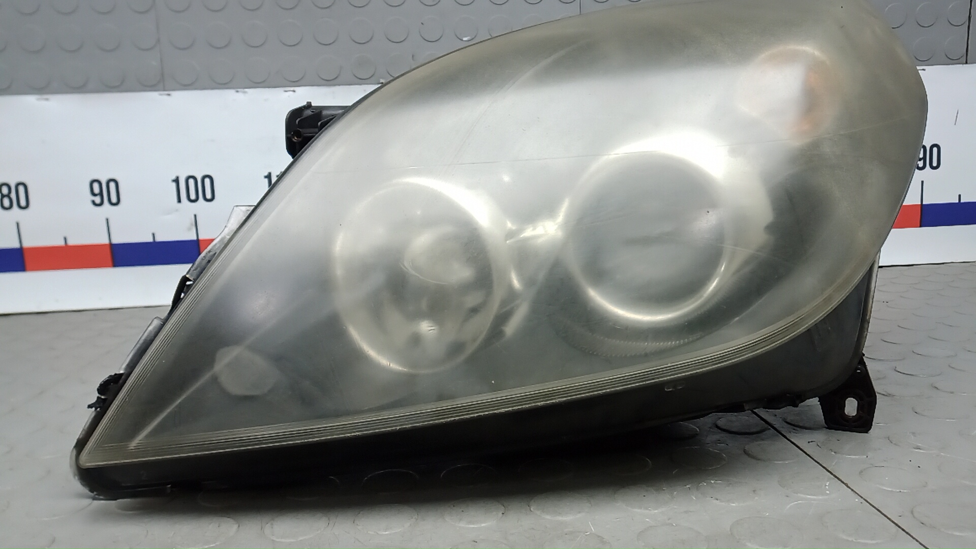 Фара левая