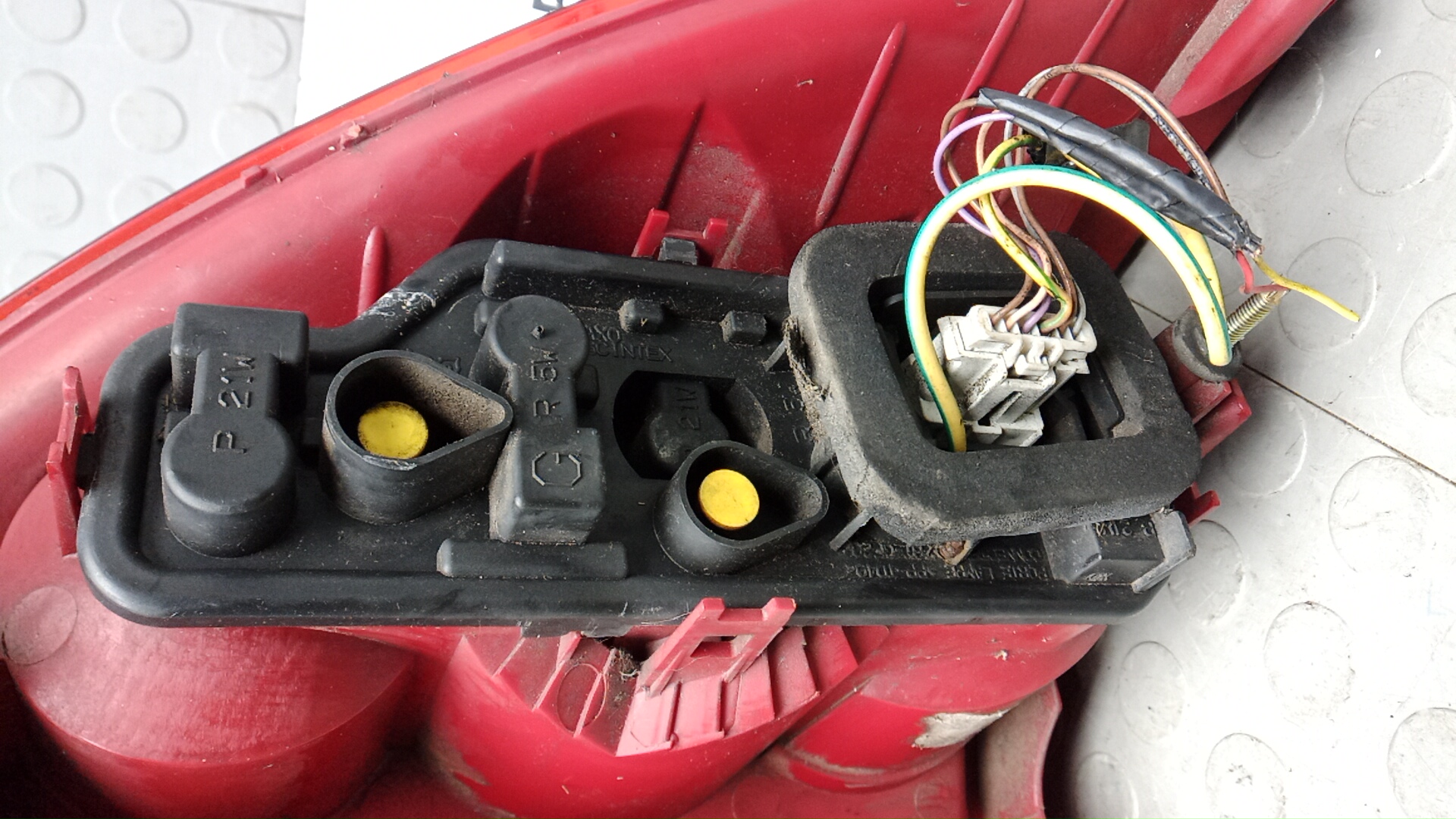 Фонарь задний левый