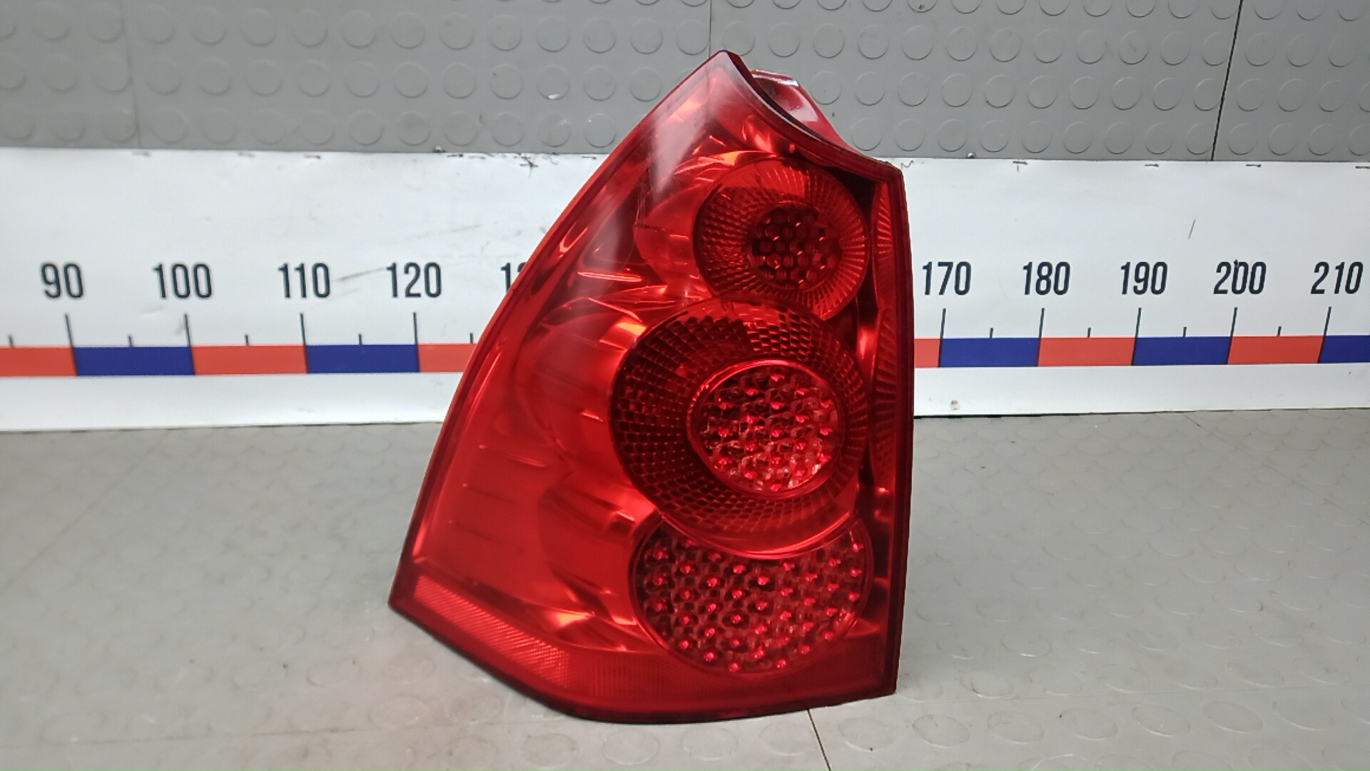 Фонарь задний левый