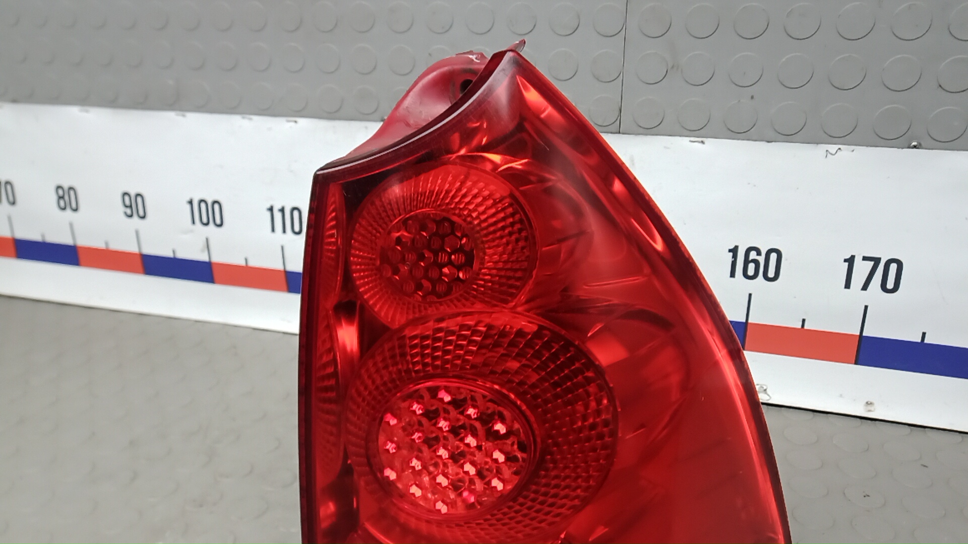 Фонарь задний правый