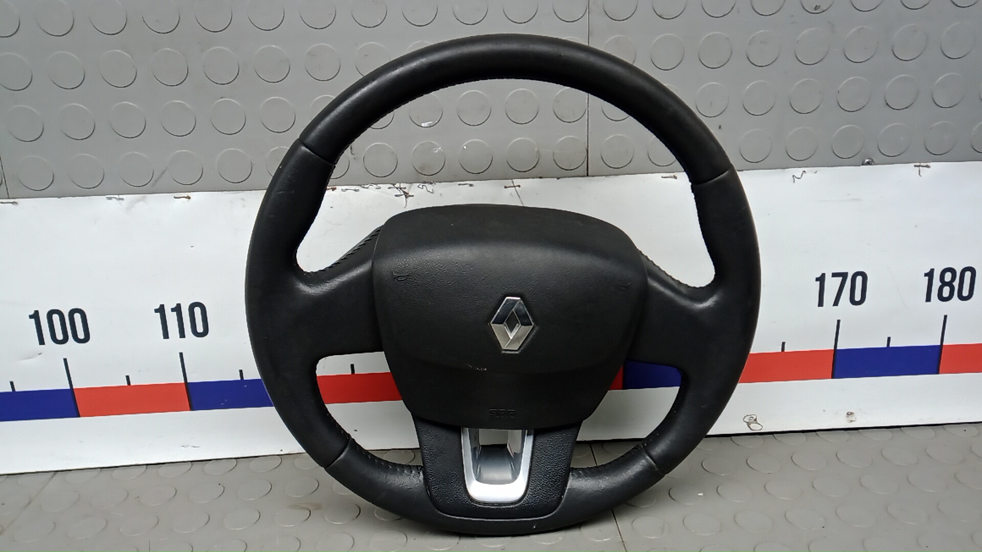 Рулевое колесо (руль)