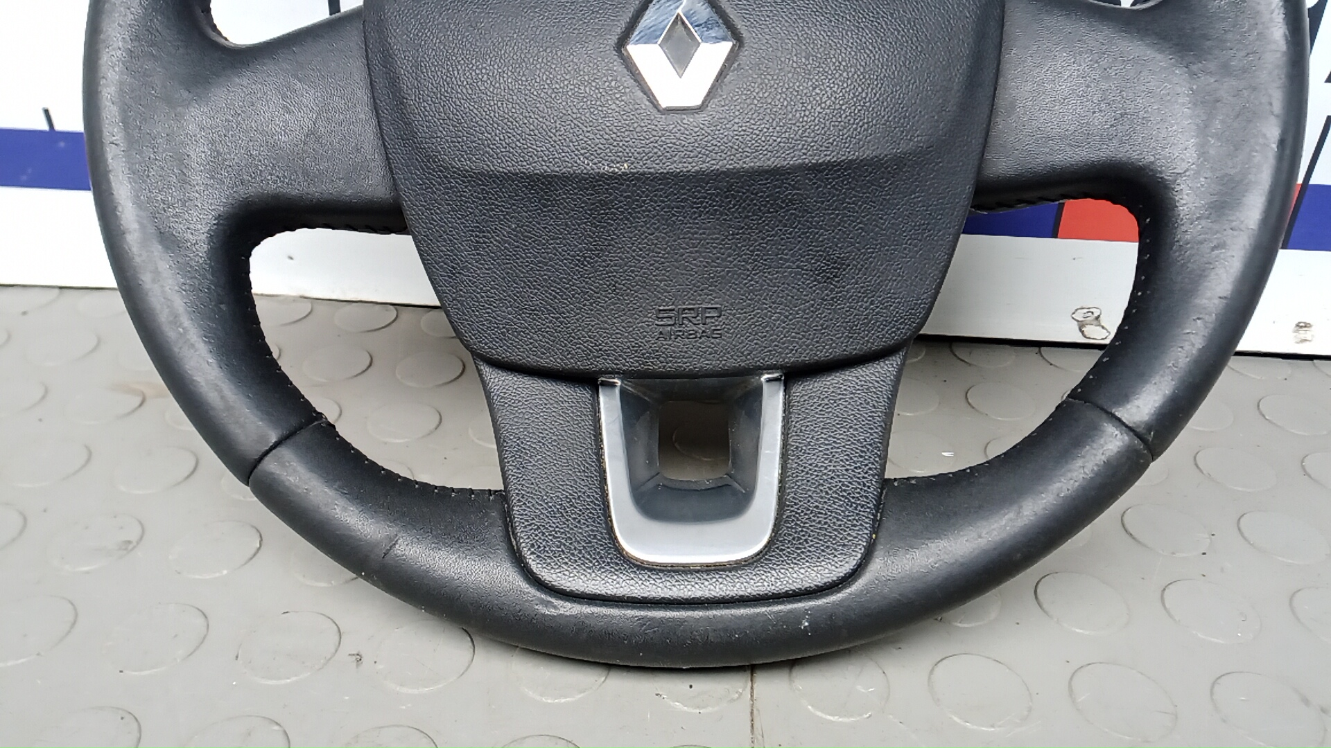 Рулевое колесо (руль)