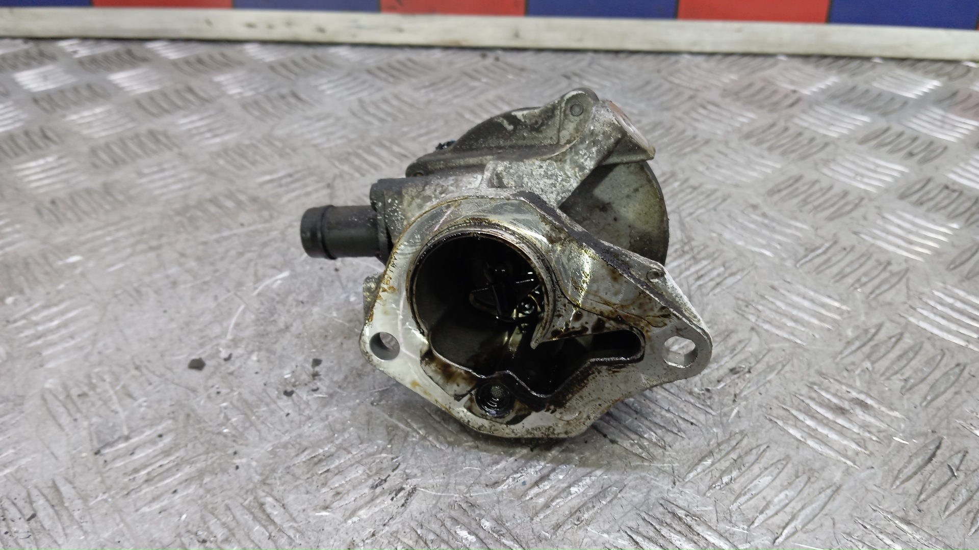 Насос вакуумный