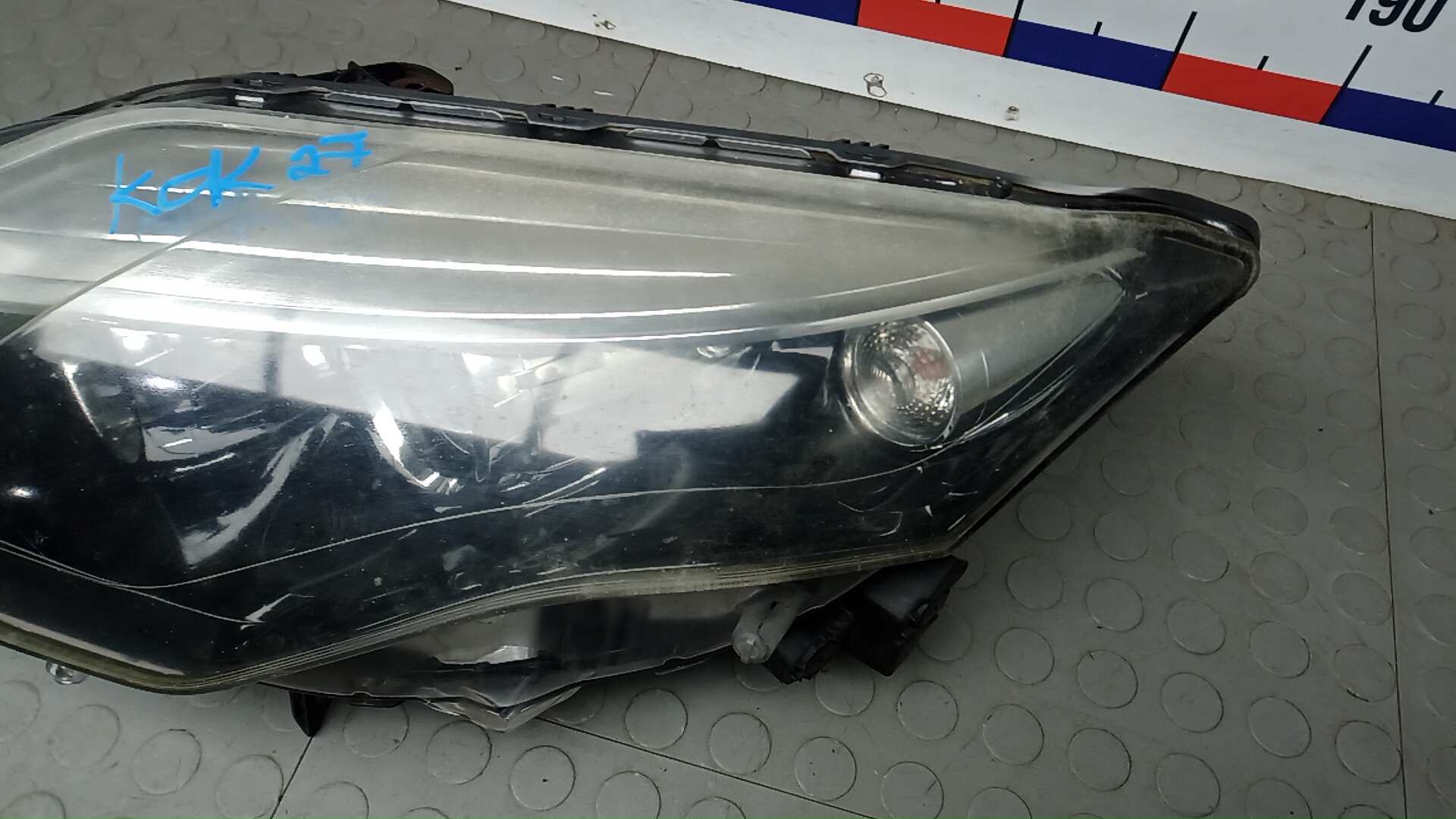 Фара левая