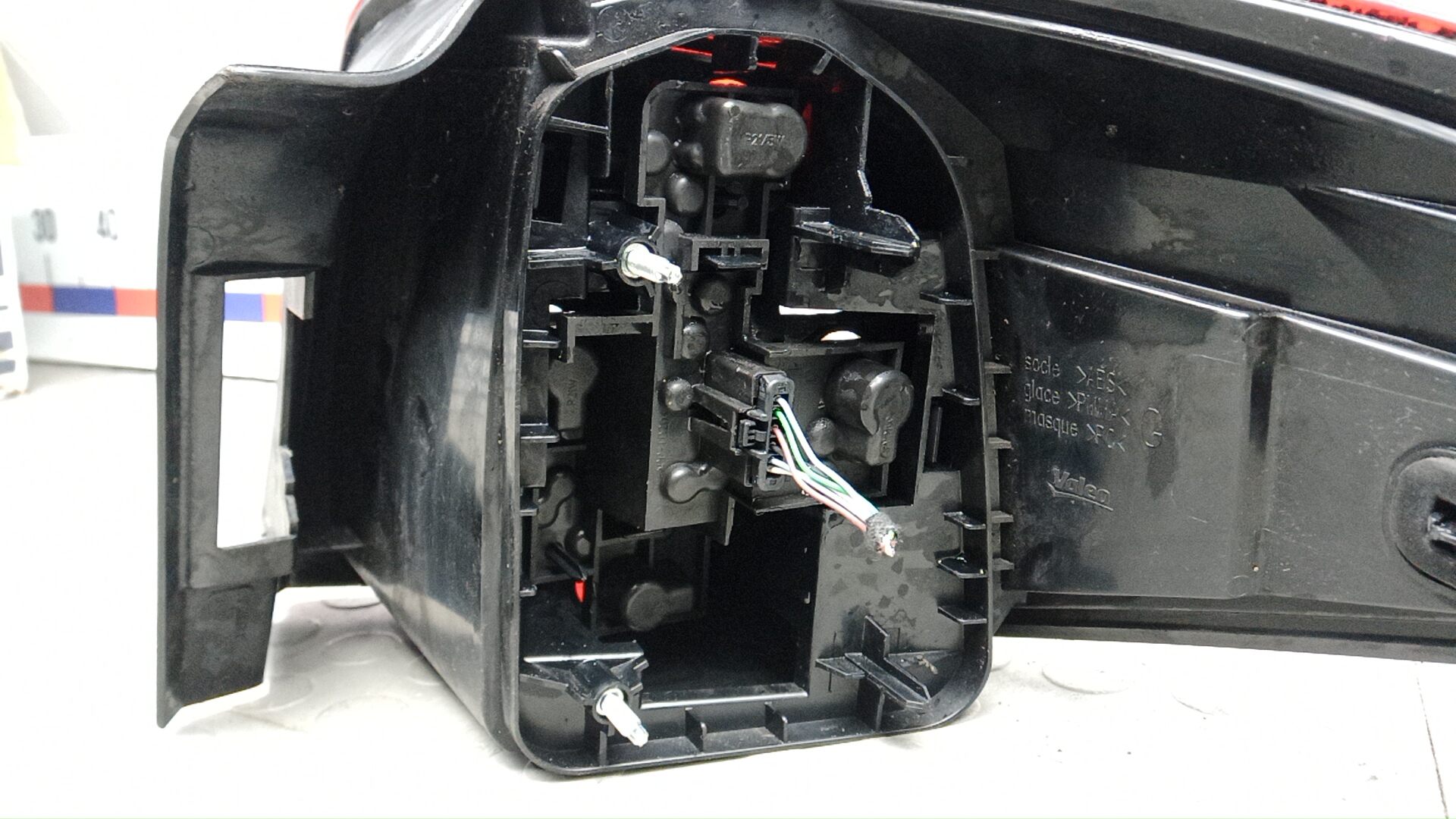 Фонарь задний левый