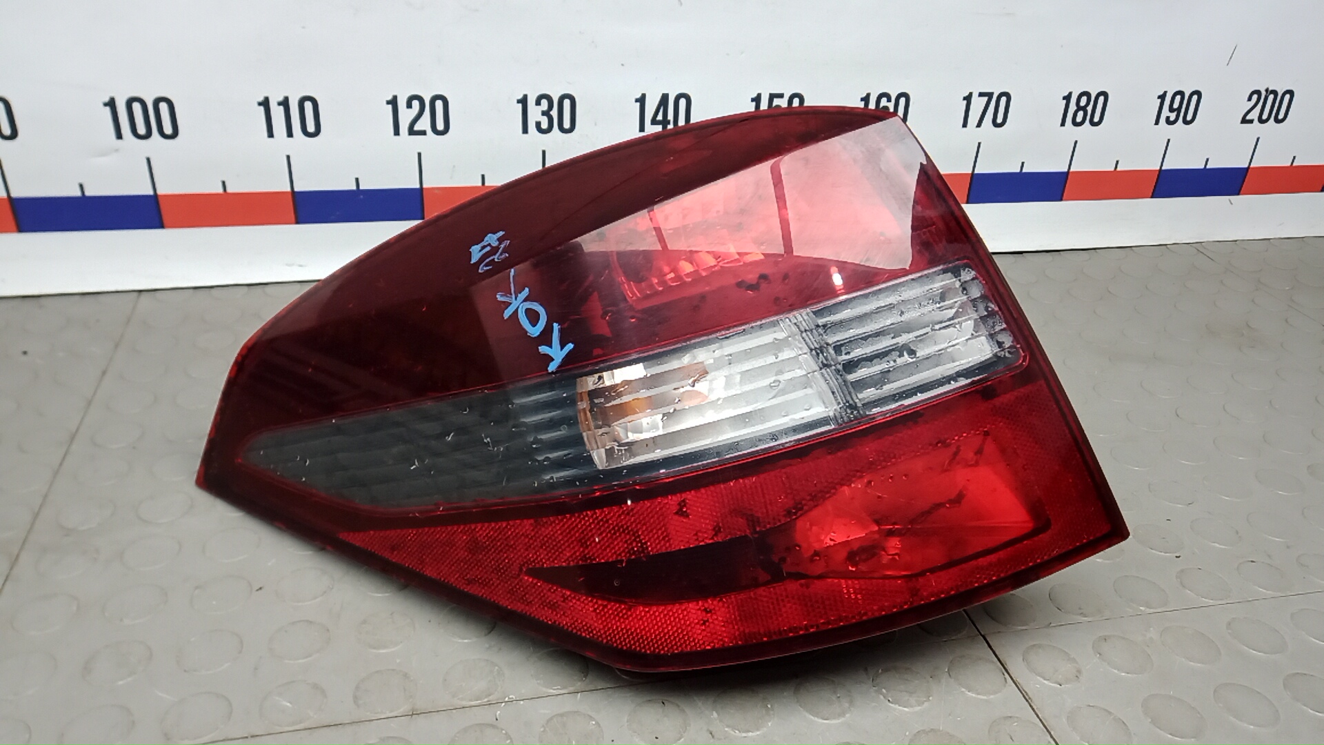 Фонарь задний левый