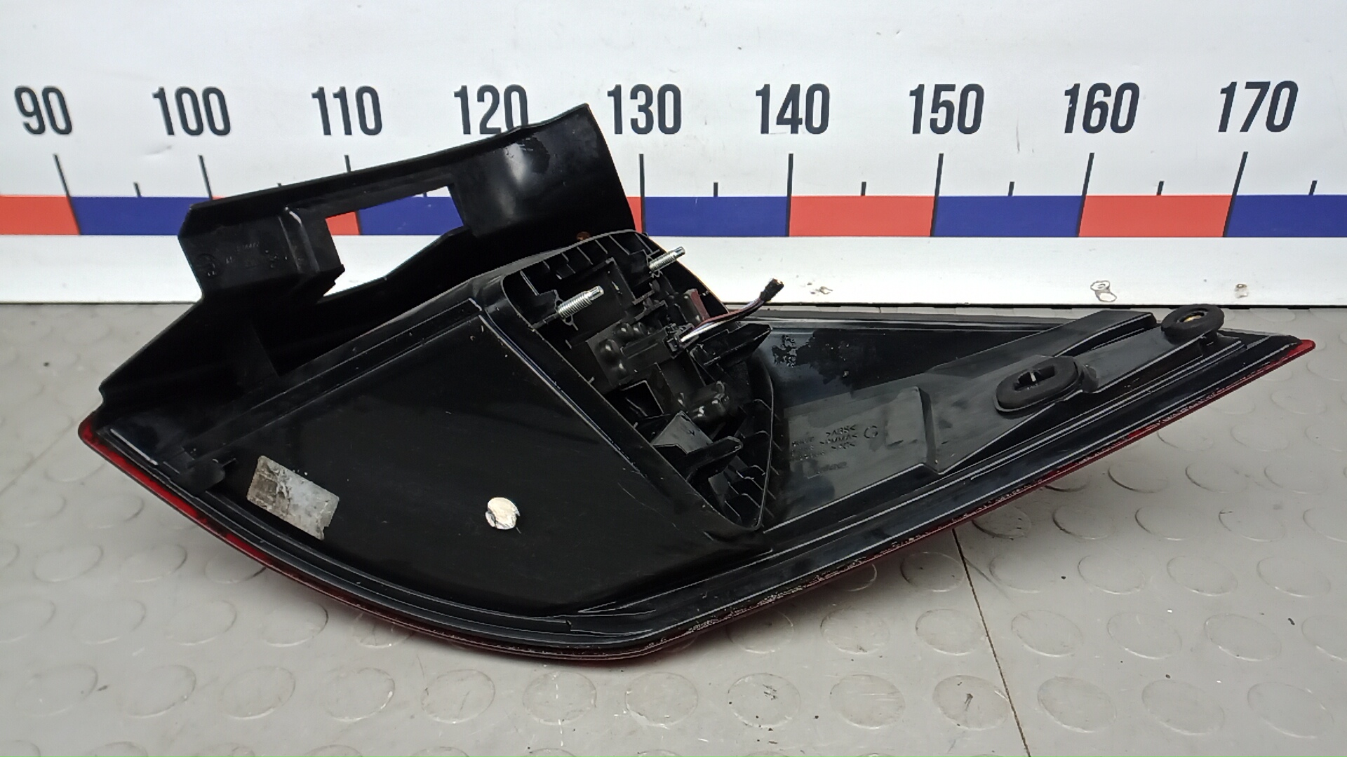 Фонарь задний левый