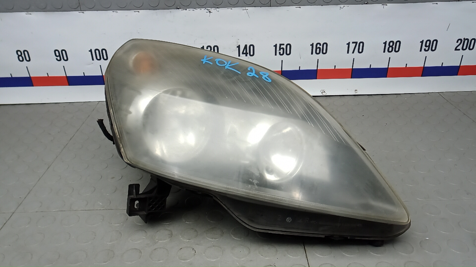 Фара правая