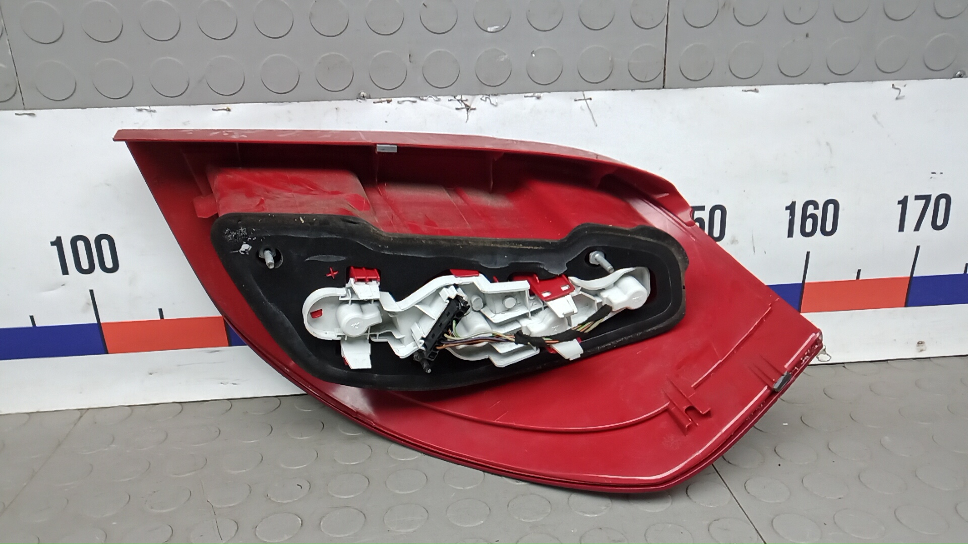 Фонарь задний левый