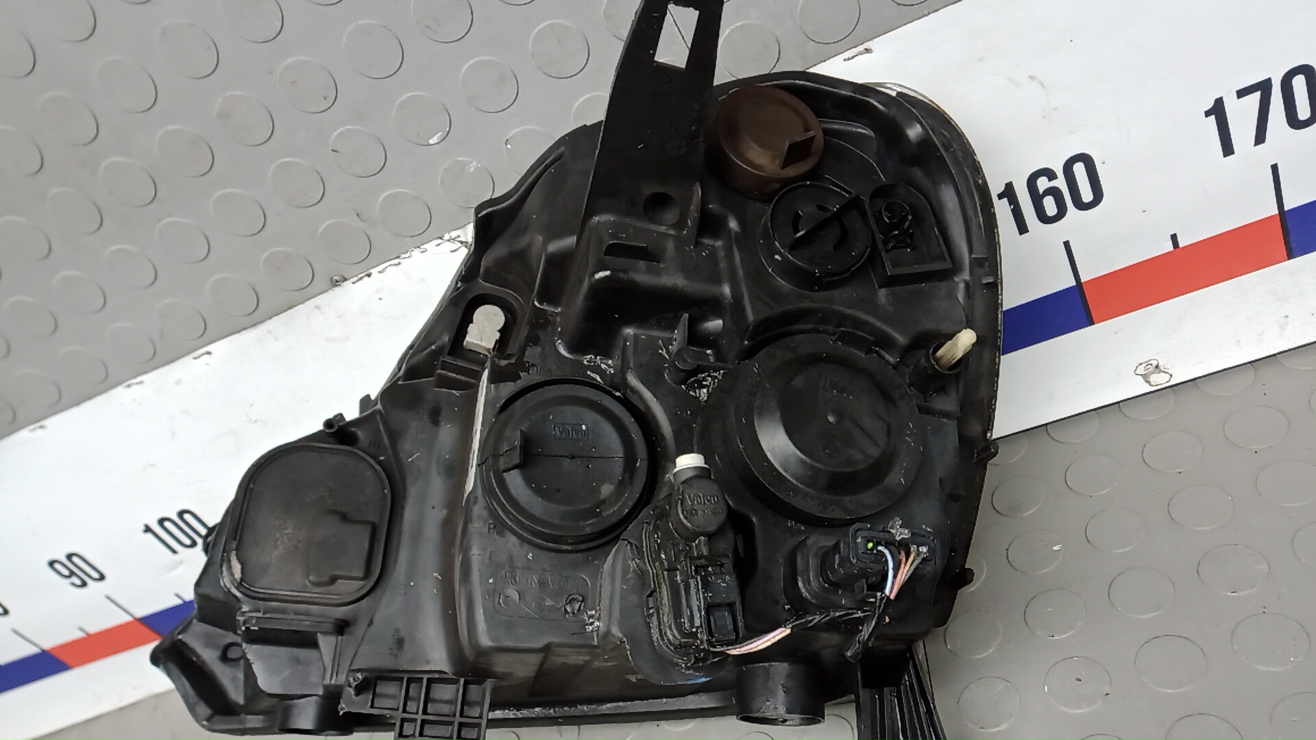 Фара правая