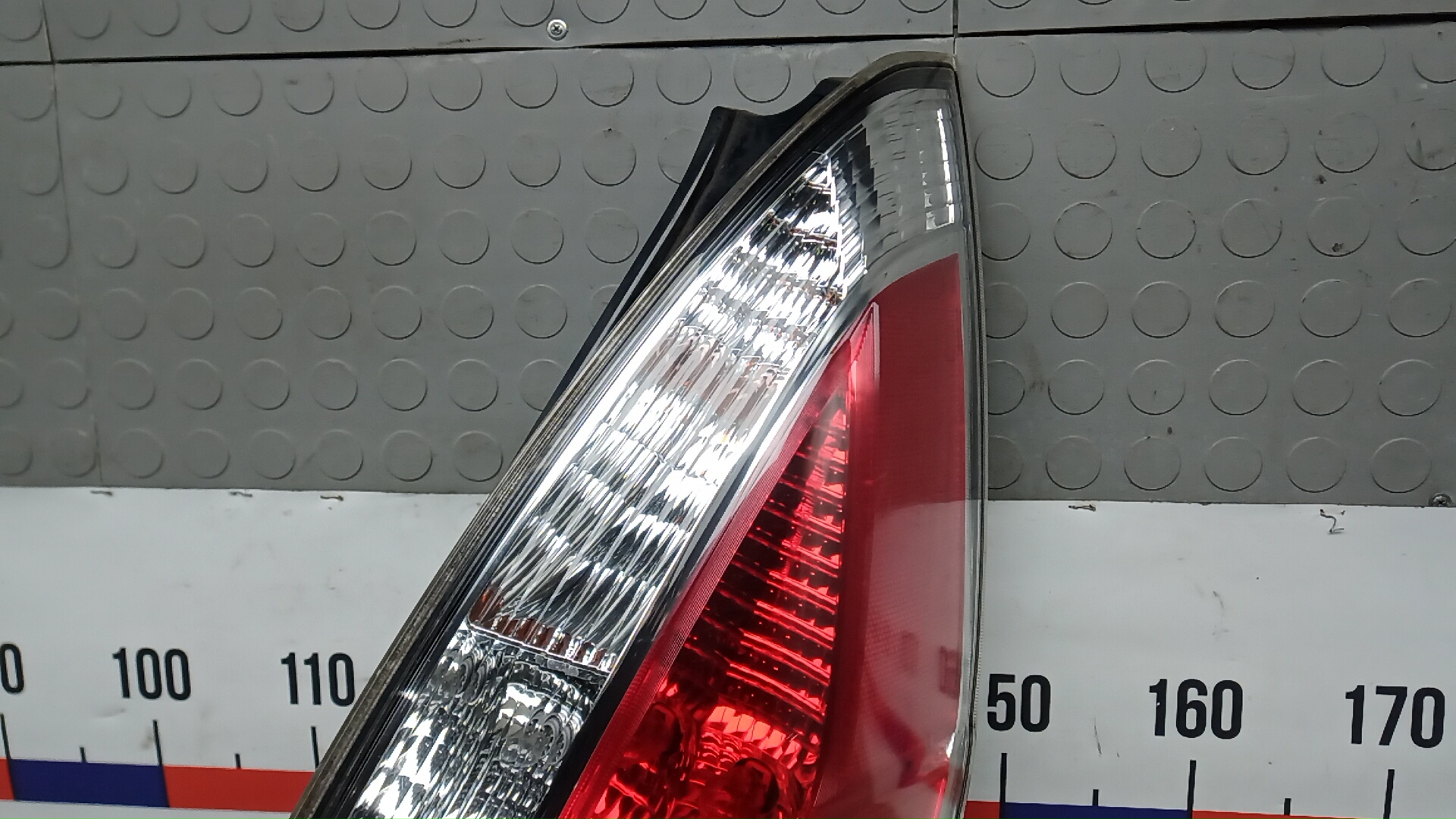 Фонарь задний правый