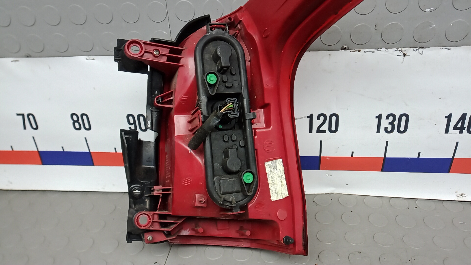 Фонарь задний левый