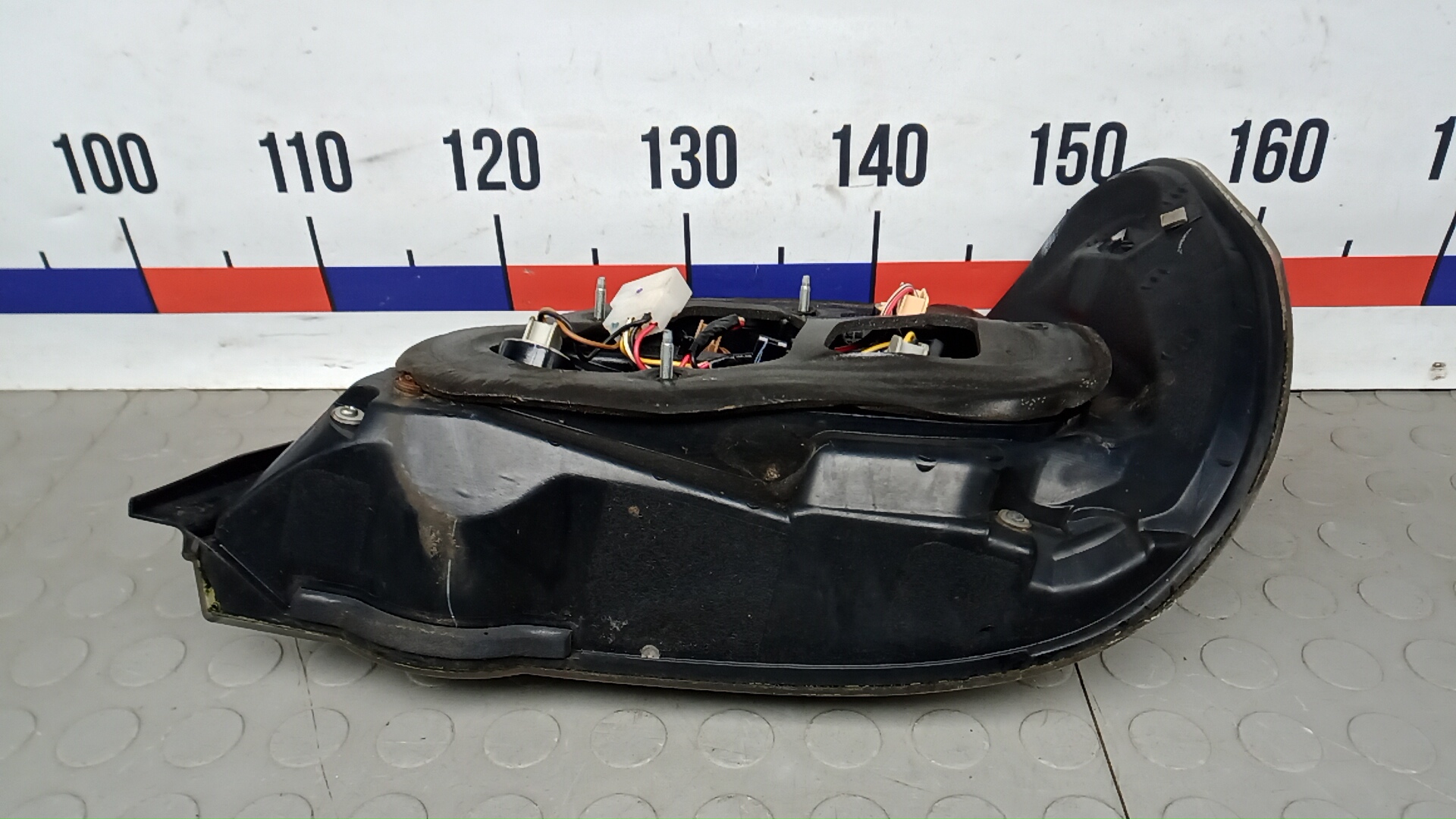 Фонарь задний левый