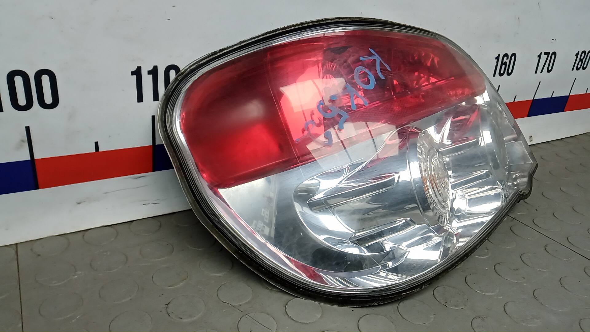 Фонарь задний левый