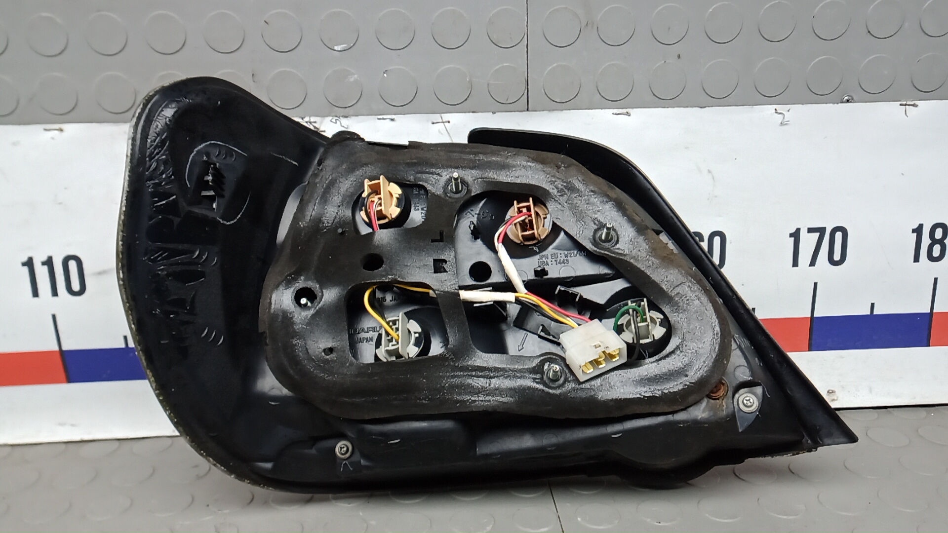 Фонарь задний правый