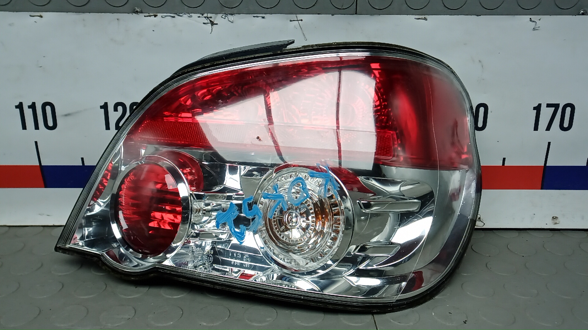 Фонарь задний правый