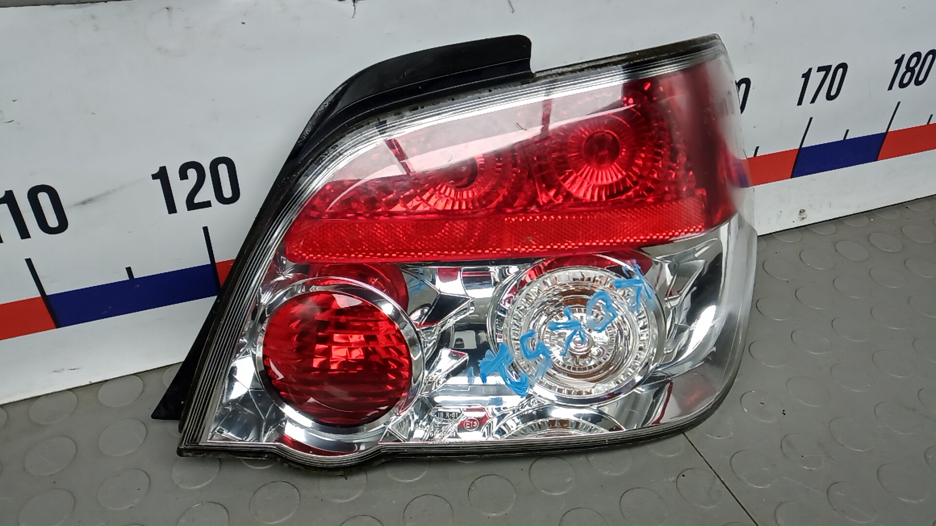 Фонарь задний правый