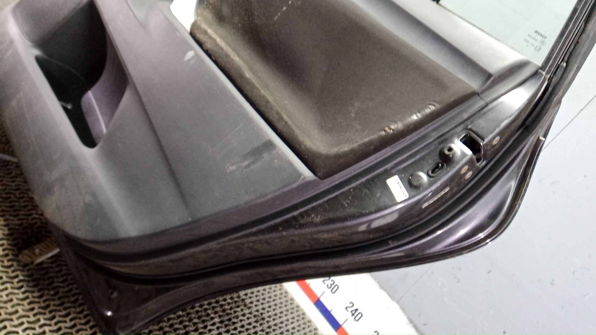 Дверь задняя правая