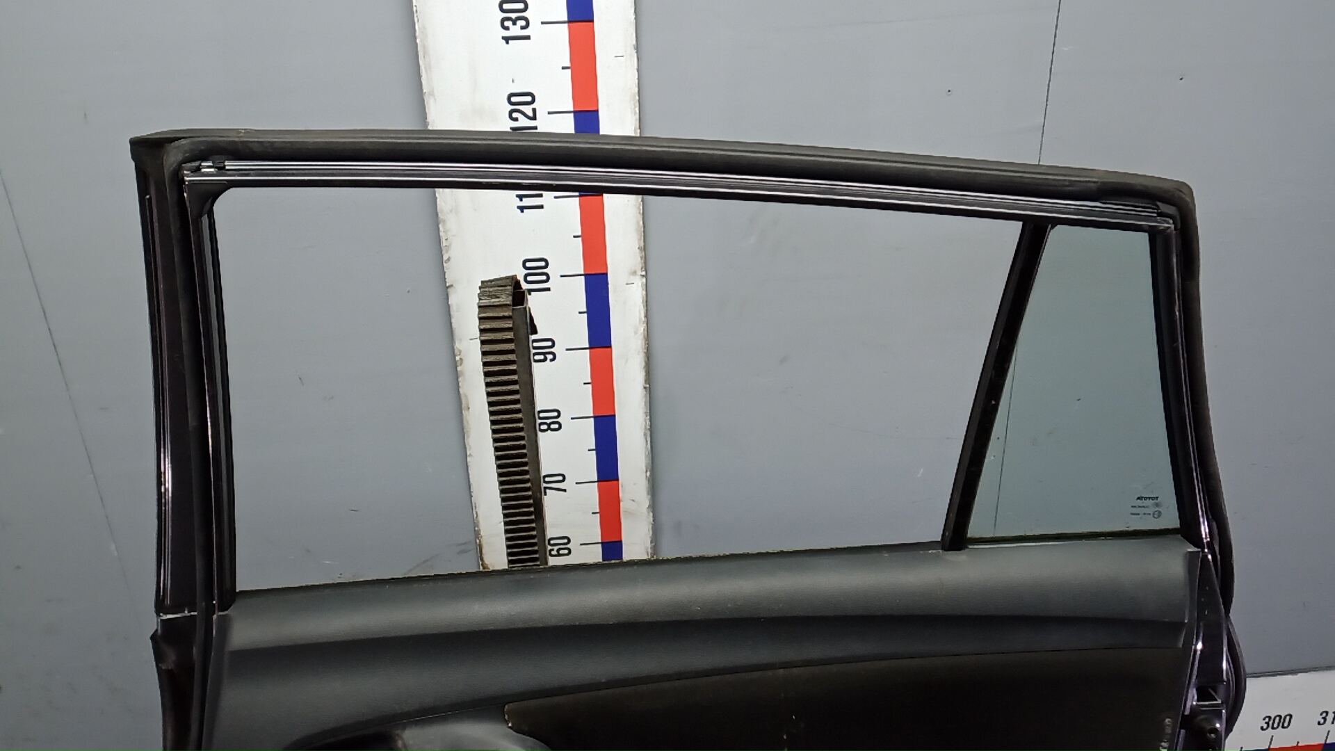 Дверь задняя правая