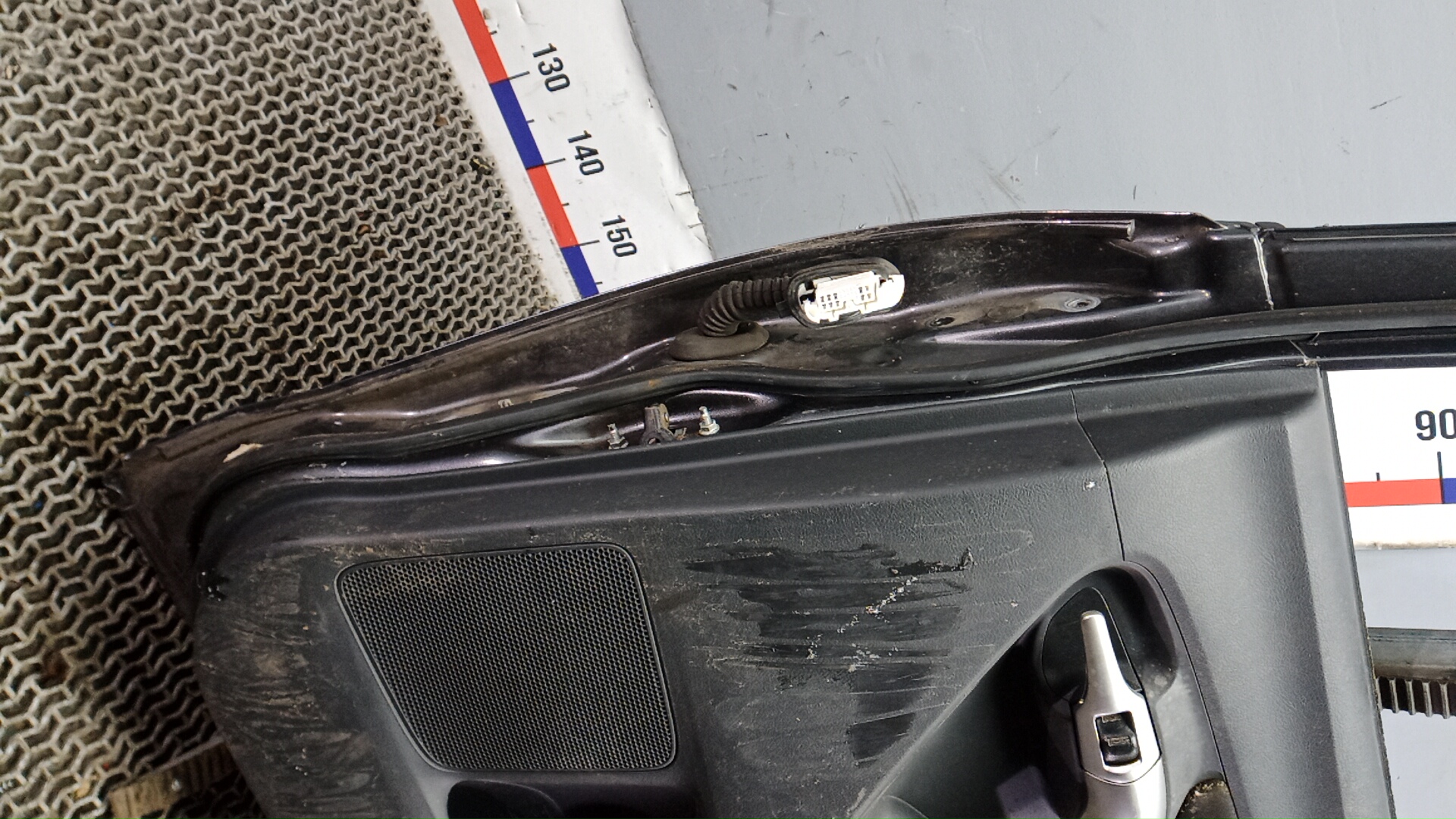 Дверь задняя правая