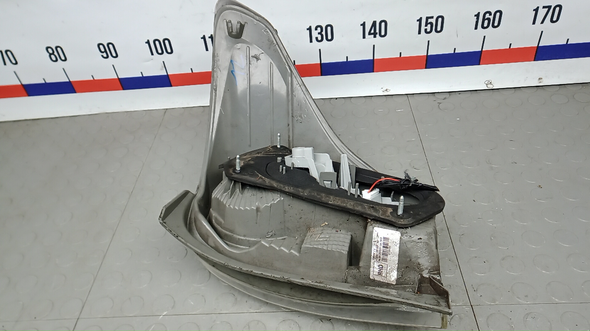 Фонарь задний левый