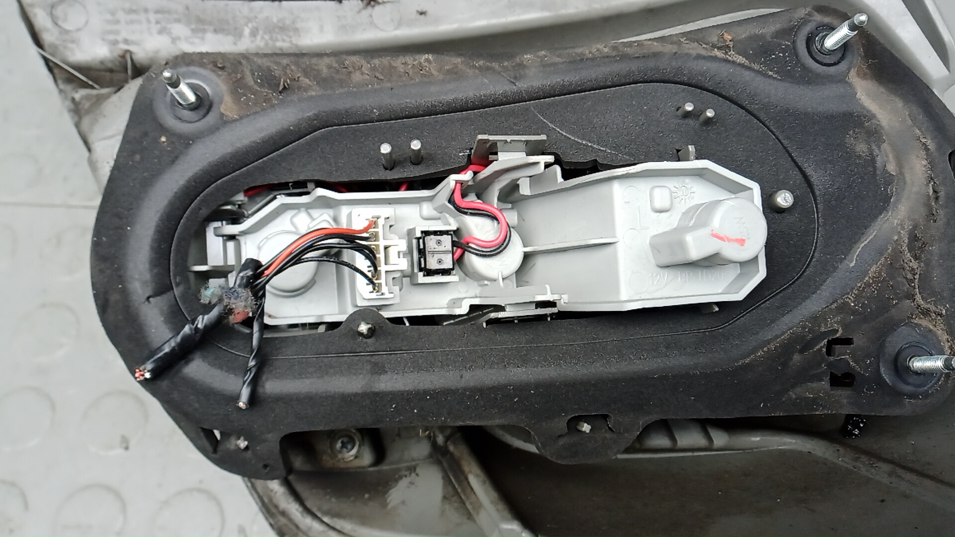 Фонарь задний левый