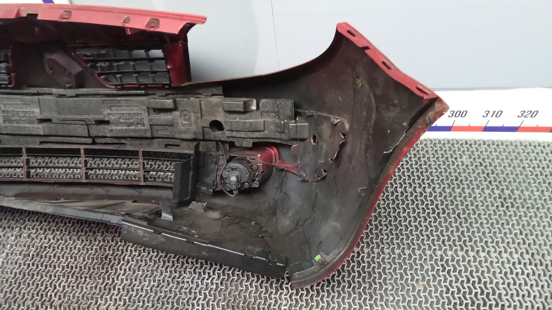 Бампер передний