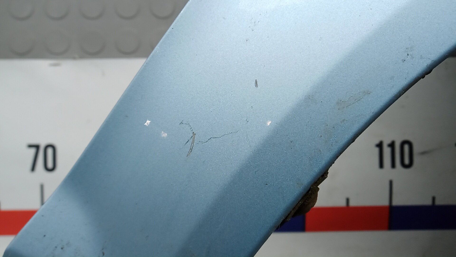 Крыло переднее правое