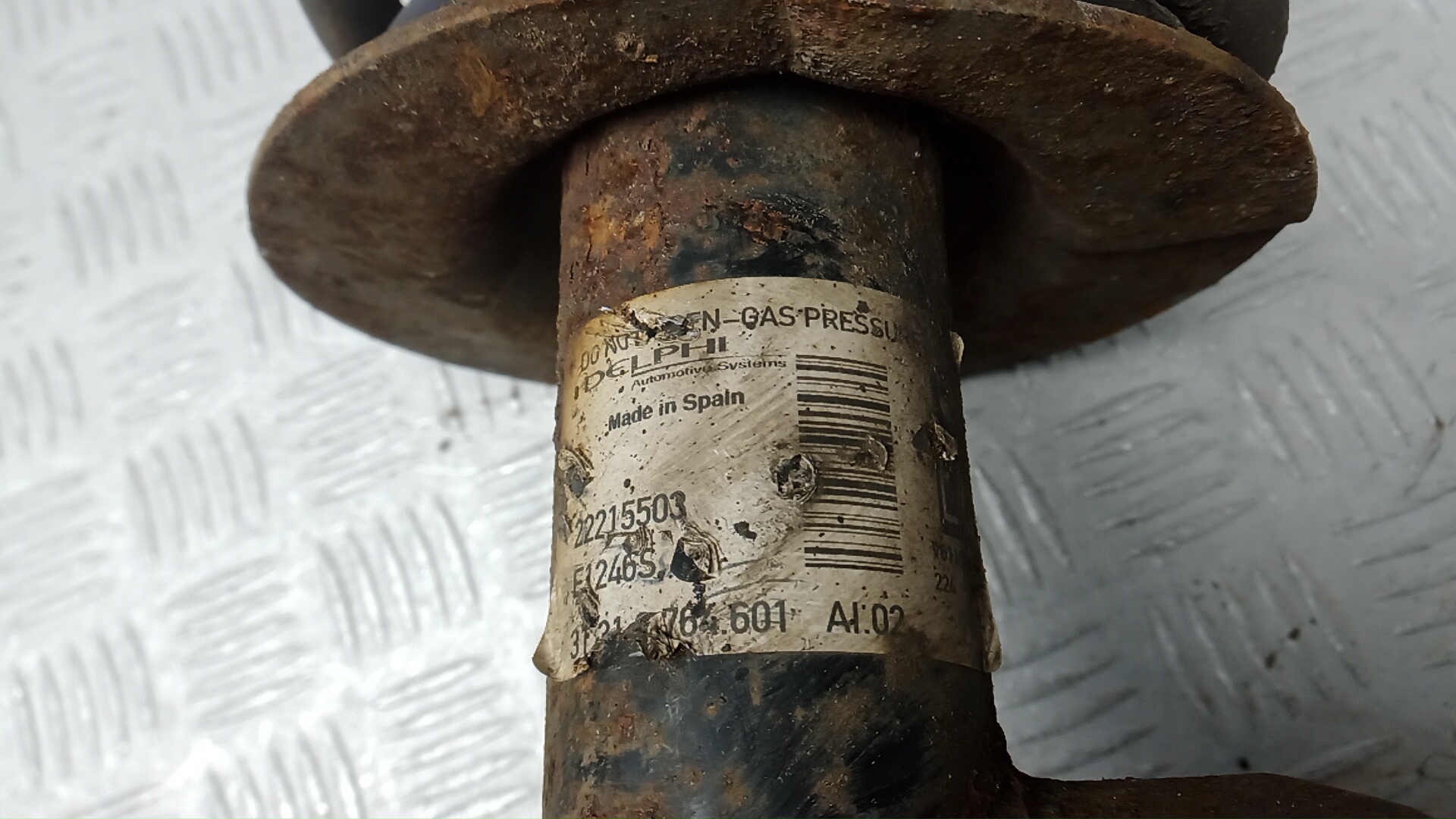 Амортизатор передний левый