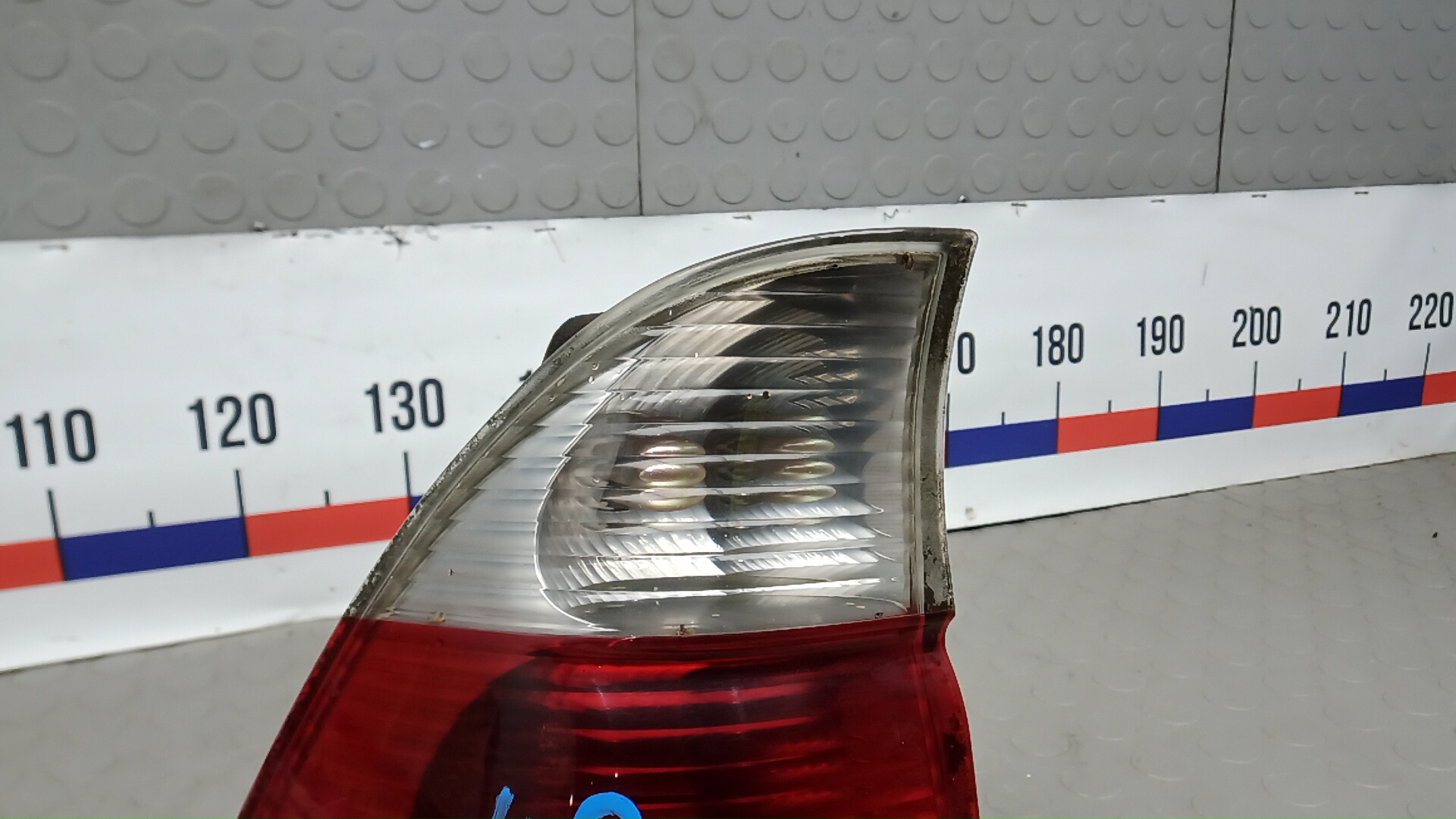 Фонарь задний левый