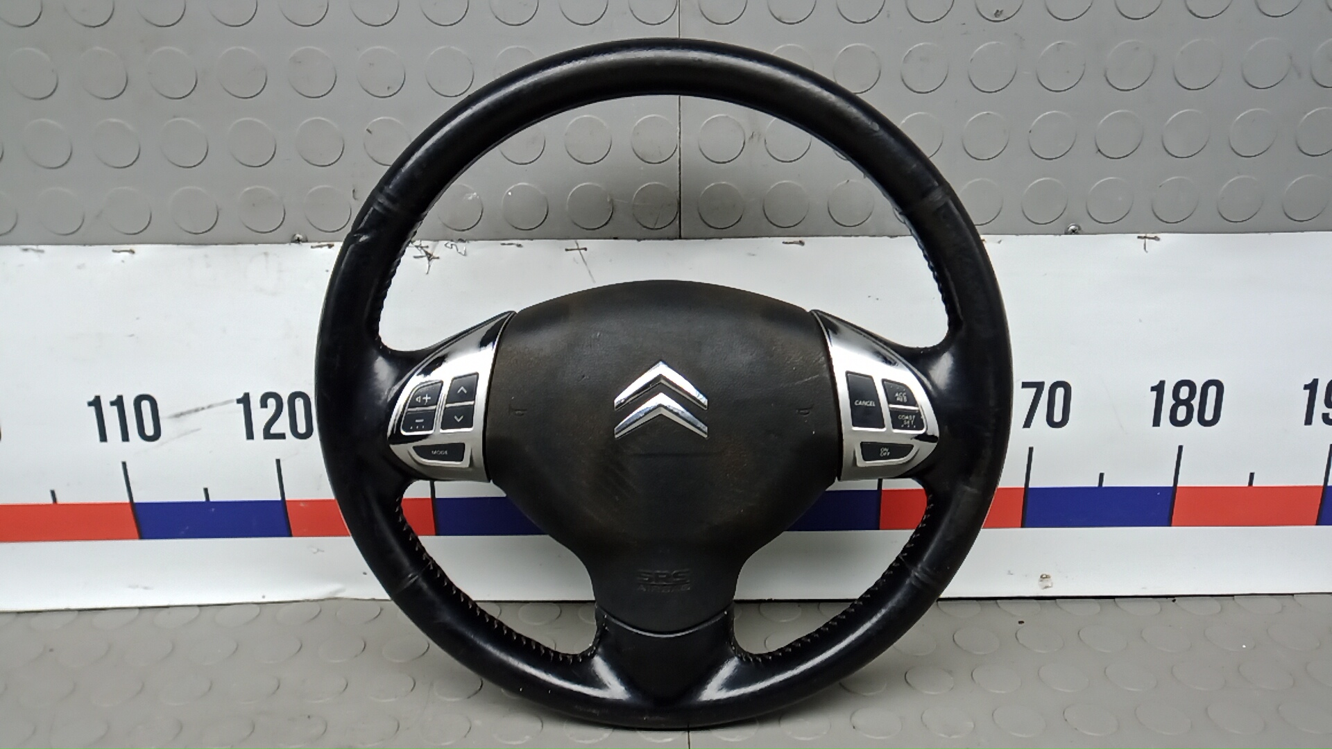 Рулевое колесо (руль)