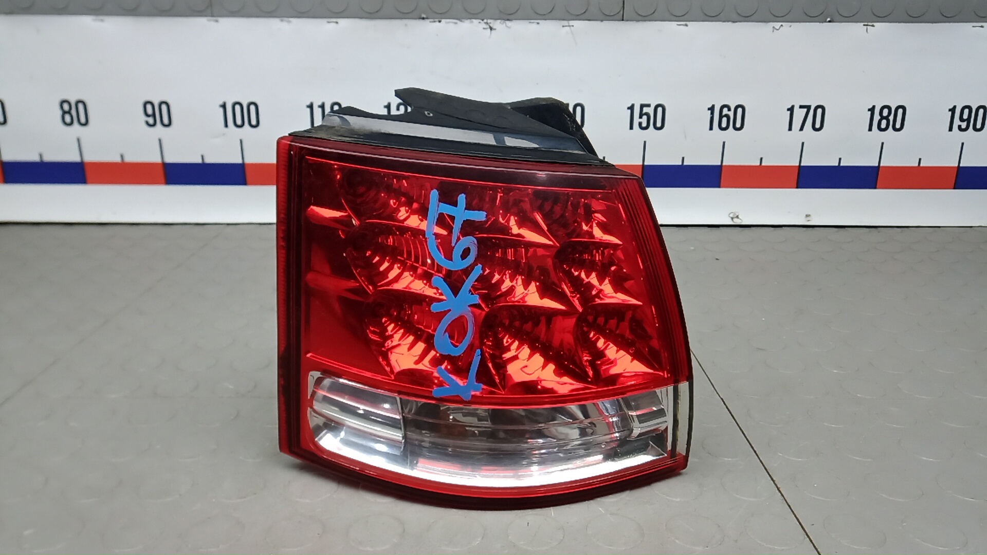 Фонарь задний левый