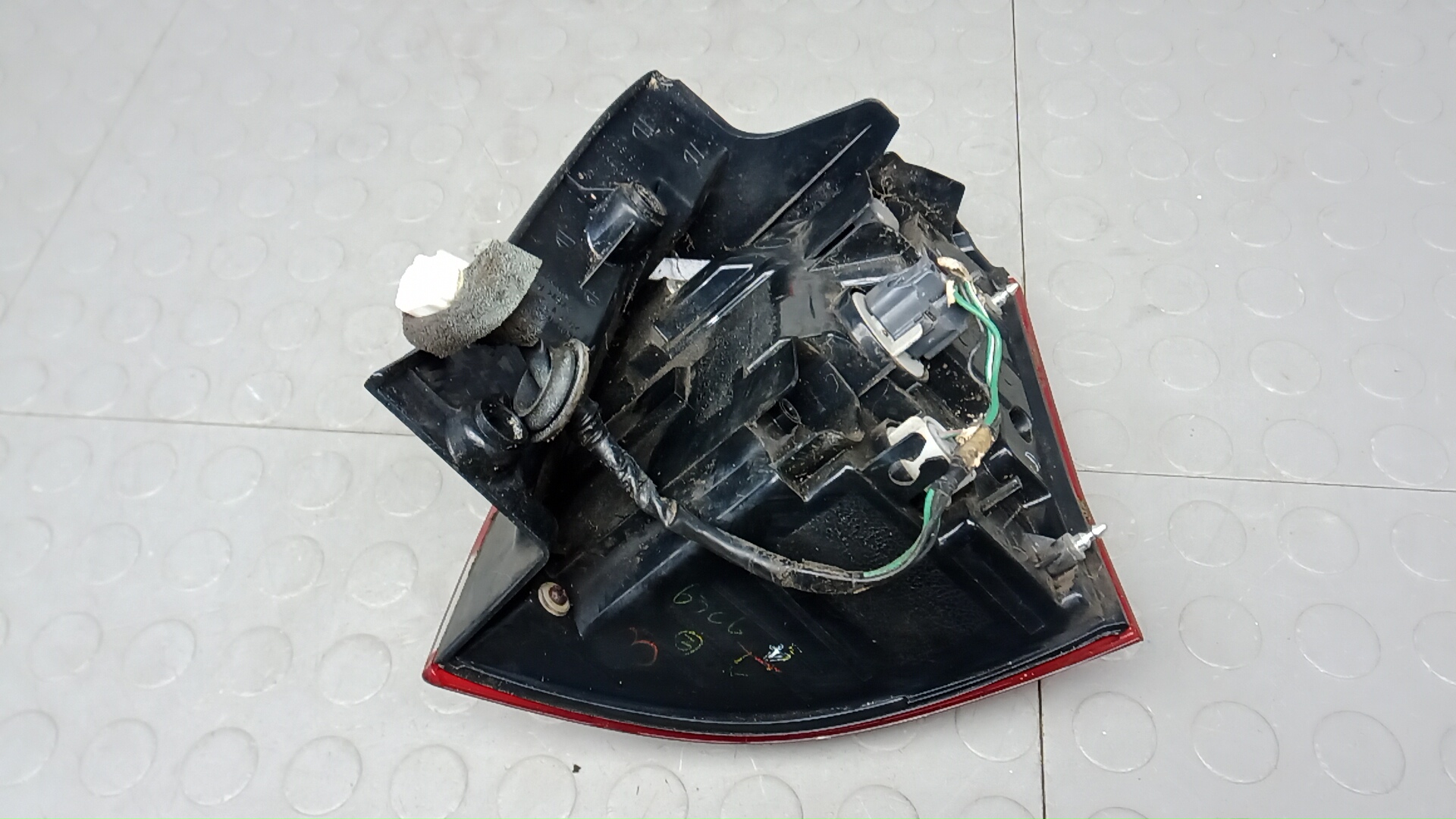 Фонарь задний левый