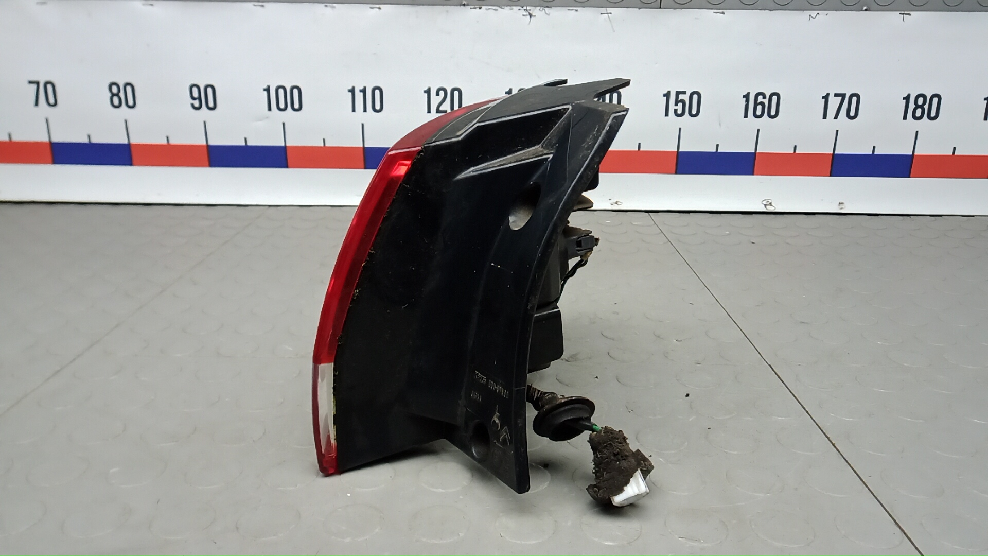 Фонарь задний левый