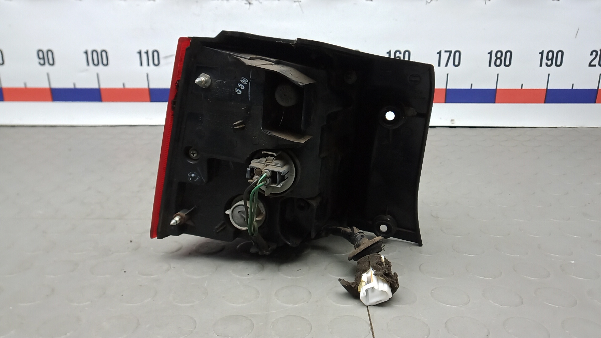 Фонарь задний правый