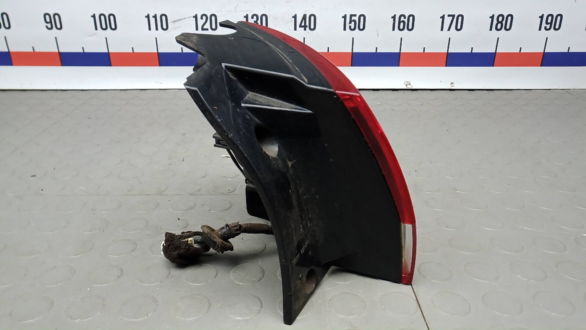 Фонарь задний правый