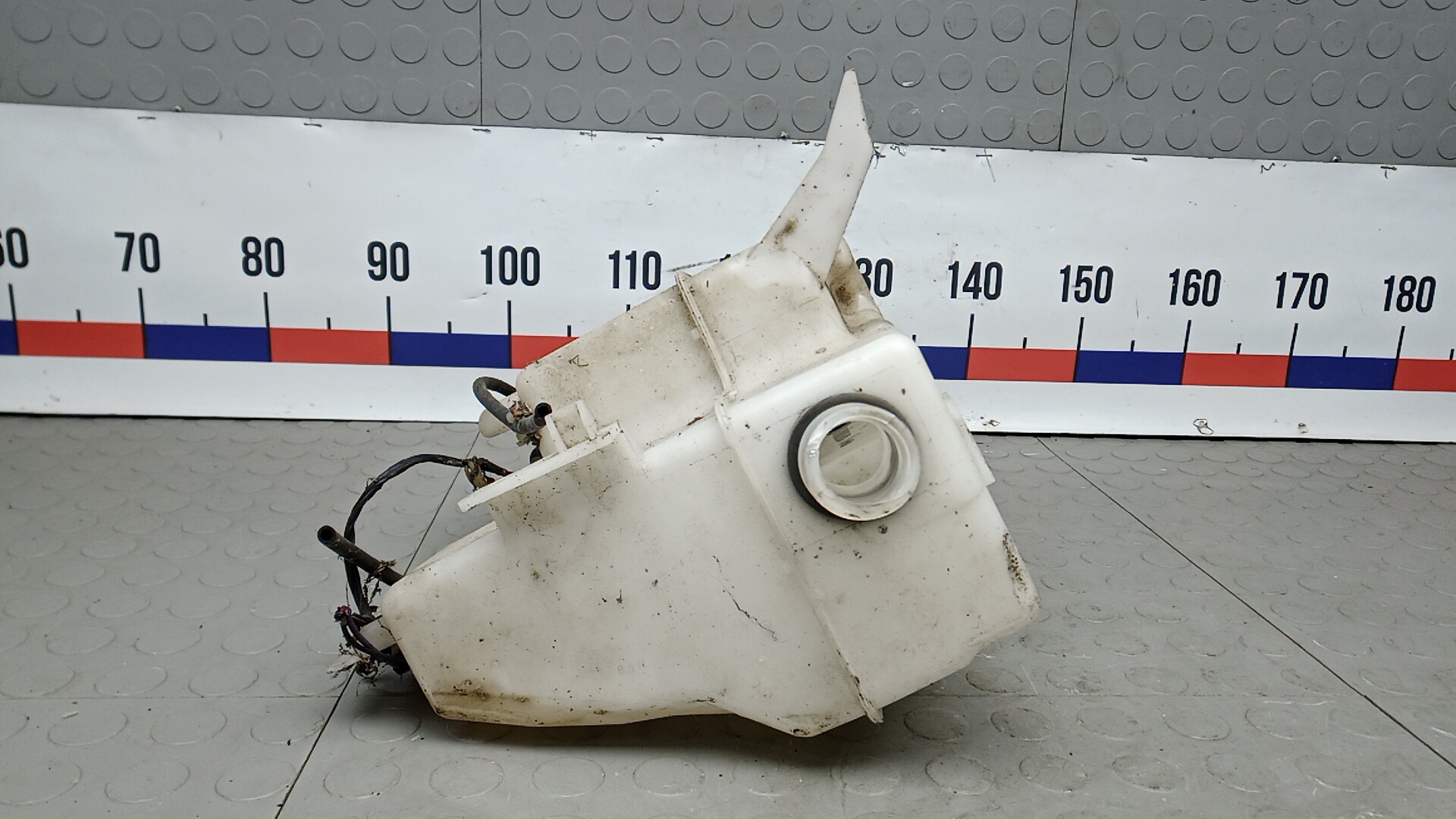 Бачок омывателя лобового стекла