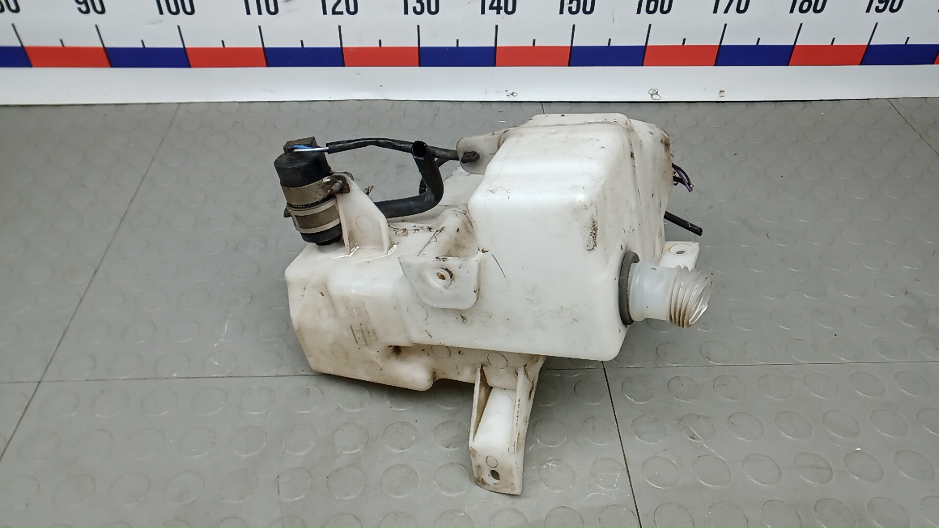 Бачок омывателя лобового стекла