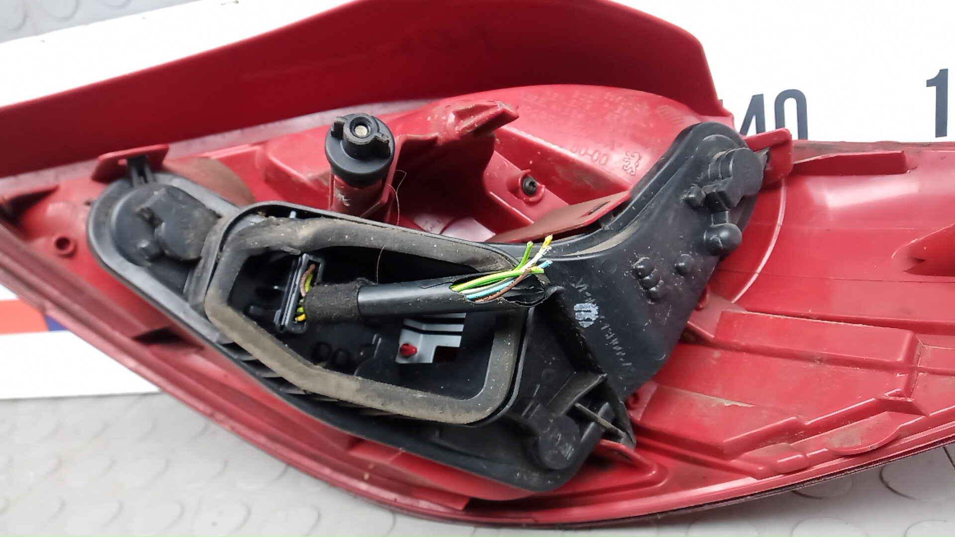 Фонарь задний левый