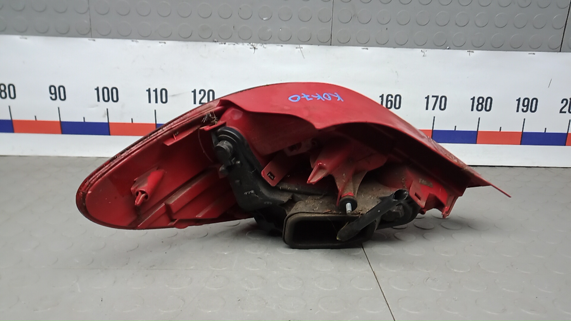 Фонарь задний правый