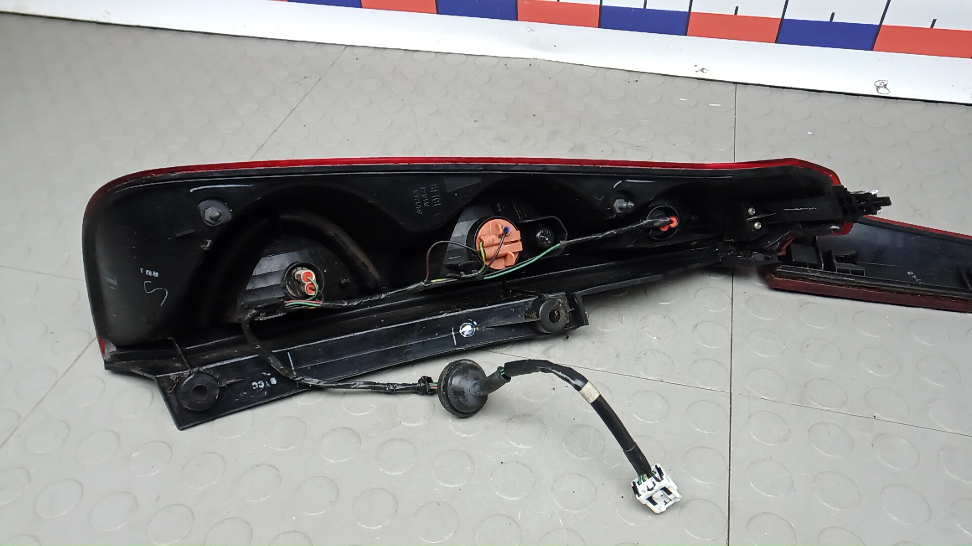 Фонарь задний правый