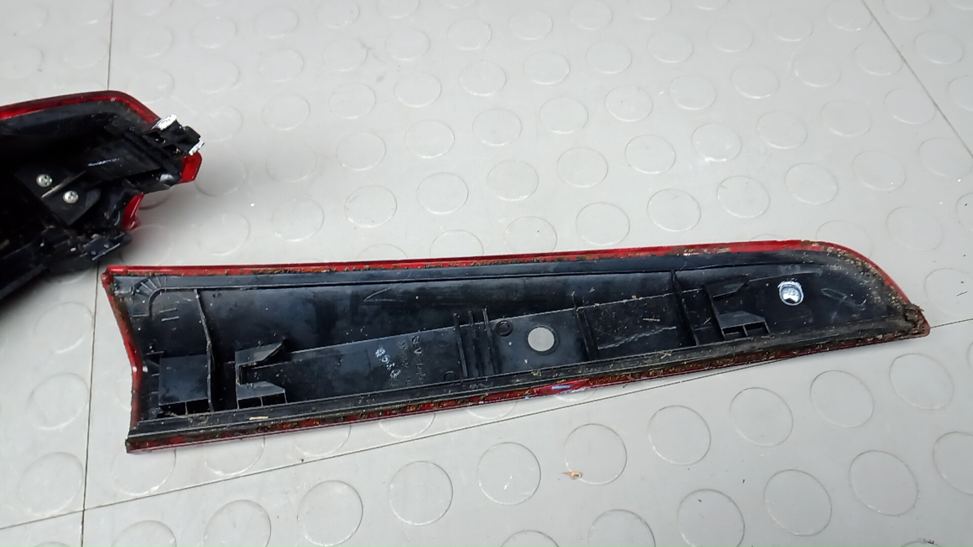 Фонарь задний правый