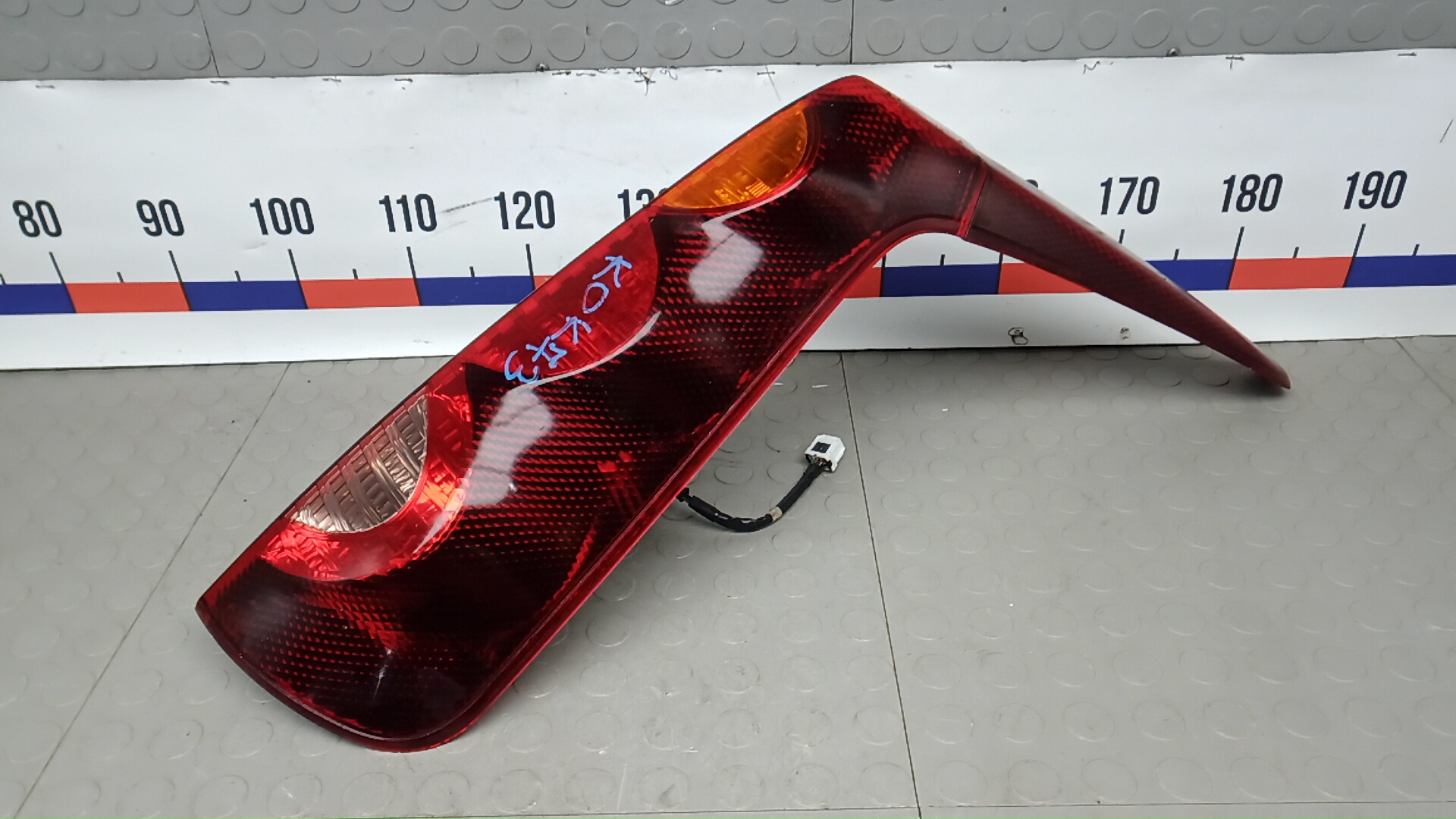 Фонарь задний правый