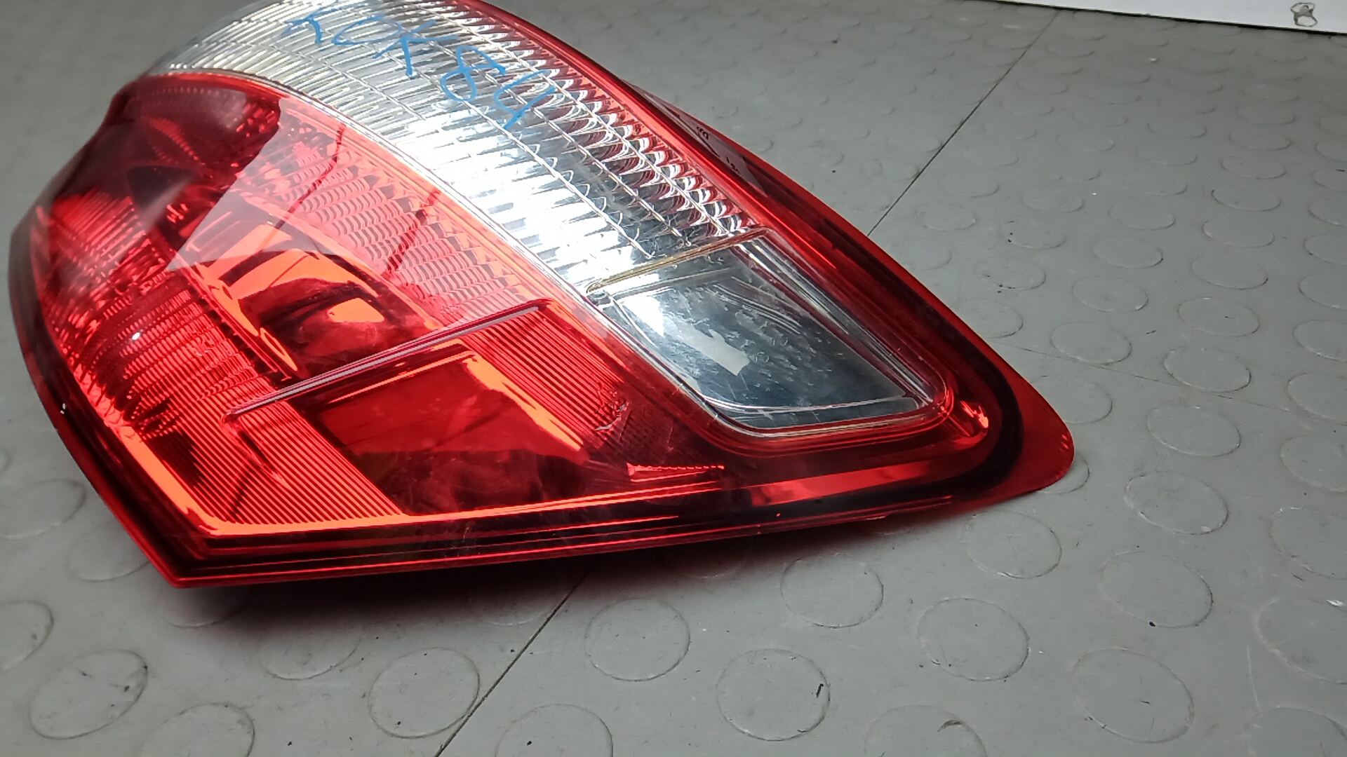 Фонарь задний правый